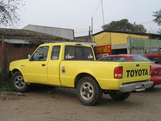 ford yellow truck ranger pickup toyota toyotatacoma fordranger toyotahilux toyotastout foyota