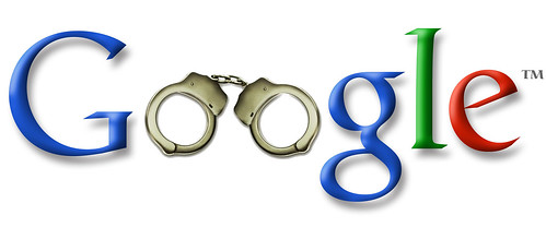 google kelepçeli logo