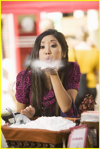 brenda-song-pass-the-plate-04