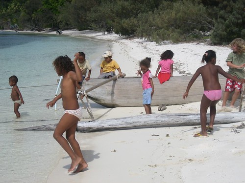 Children play in Ilse des Pines