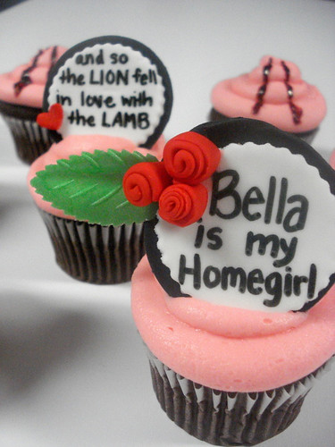 More Twilight Cupcakes - Bella is my Homegirl