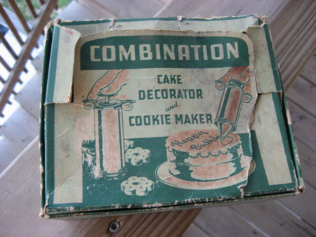 Cake Decorator & Cookie Maker