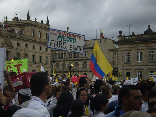 Marcha 20 de julio - "Comandante Piedad... FARC.. sante"