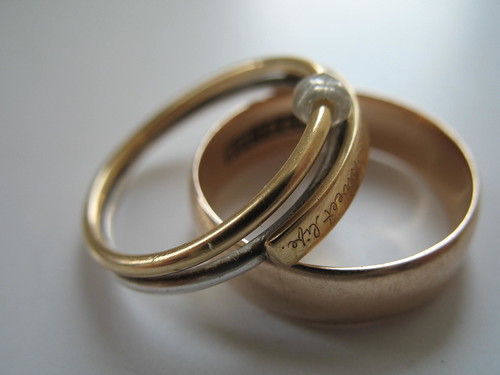 Unique wedding ring photo Library Fashionista