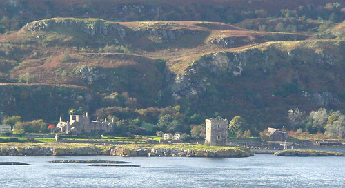 Wee Cumbrae castle and house