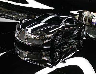 Bugatti Veyron mirror image.jpg