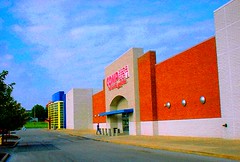 Circuit City, St. Louis, MO (by: Marjie Kennedy, creative commons license)