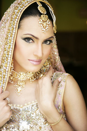 arabic woman wearing scarf · Pakistani bridal makeup