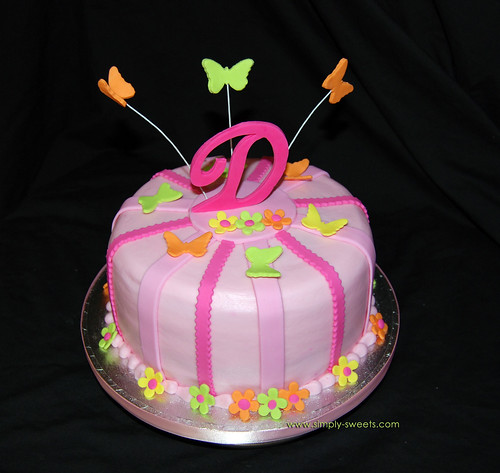 Daniela Jay Boutique monogram cake with butterflies and flowers