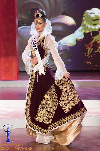 Traje típico de Miss Kosovo