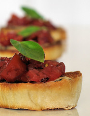 Balsamic tomato bruschetta with grilled blue cheese 3728 R
