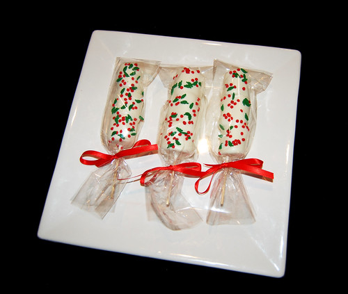 Christmas white chocolate dipped marshmallow pops