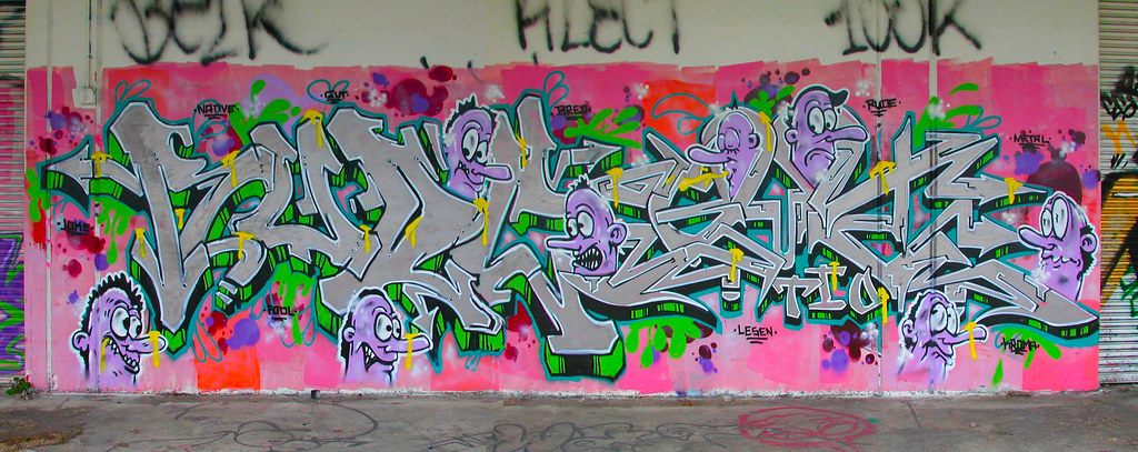 RUDE, GUT, Graffiti