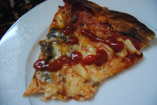 Pizza with ketchup