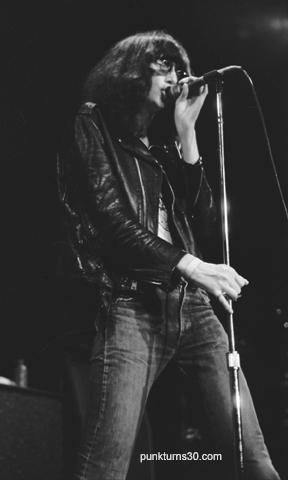 Joey Ramone 1977