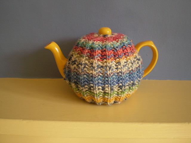 Mistake Rib Tea Cozy - free knit pattern