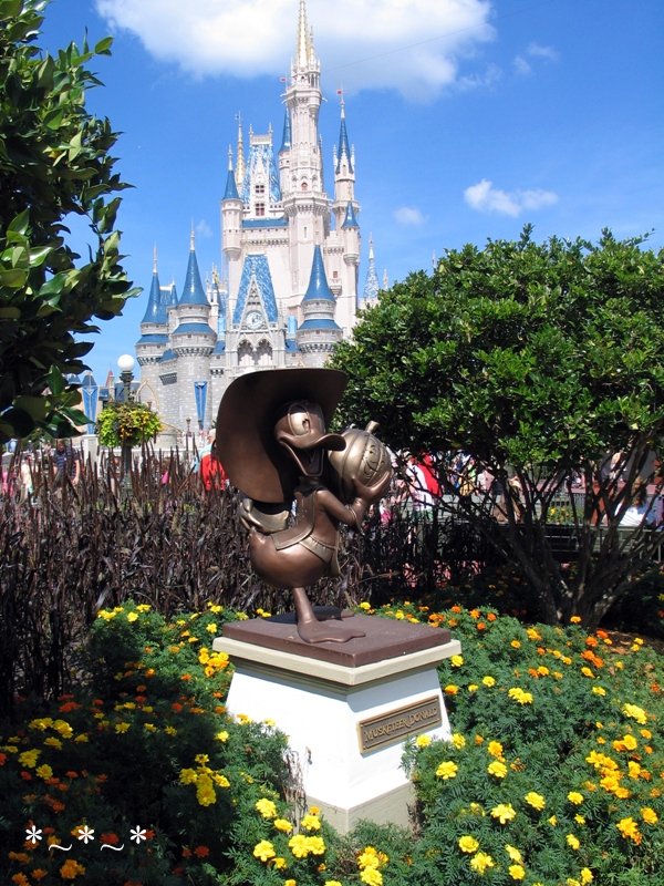 IMG_6770-Disney-Donald-Duck-Halloween-Castle-Magic-Kingdom