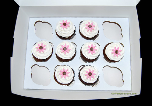 pink and brown flower cupcakes