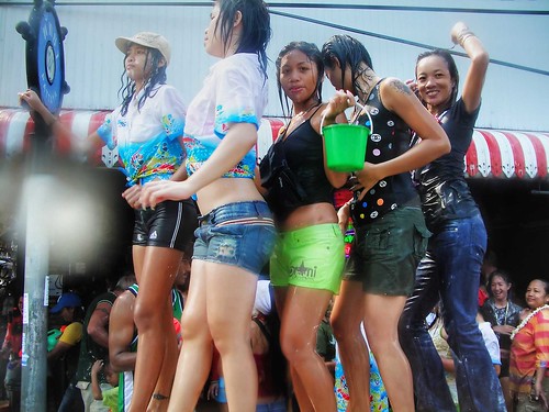 pattaya thailand girls. Pattaya girls dancing