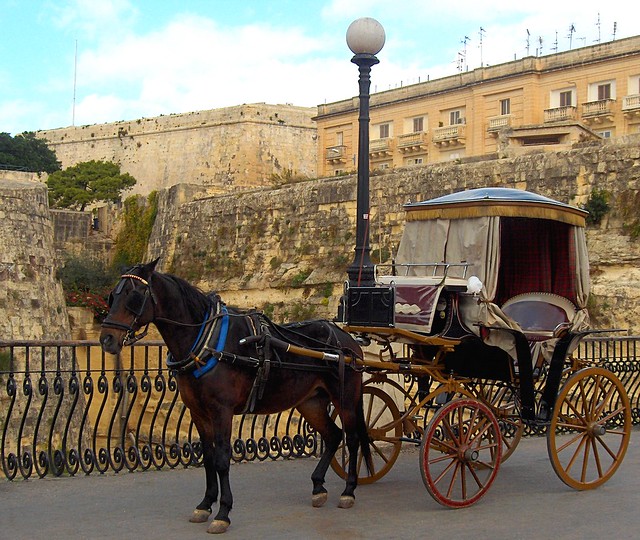 Karozzin; City Gates, Valletta