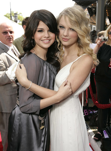 selena gomez latest pics. Selena Gomez and Taylor Swift