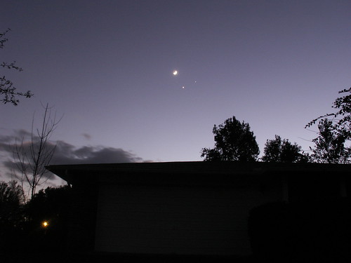 Moon-Venus-Jupiter Conjunction 4, 1 Dec. 2008