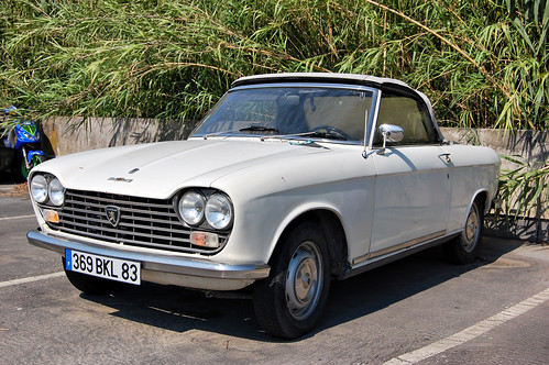 Peugeot 204 Cabriolet Looked abandoned ripped hood and part open window
