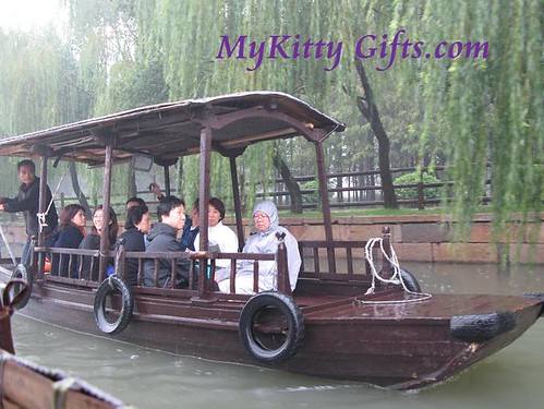 Hello Kitty's View of Tour Boat in Wu Zhen