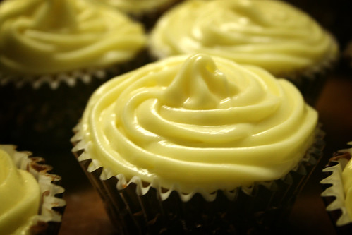 Vanilla Cupcakes with Lemon Cream Cheese Frosting