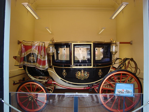 Buckingham Palace and Royal Mews BY 008