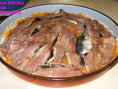 cubierta con sardinas