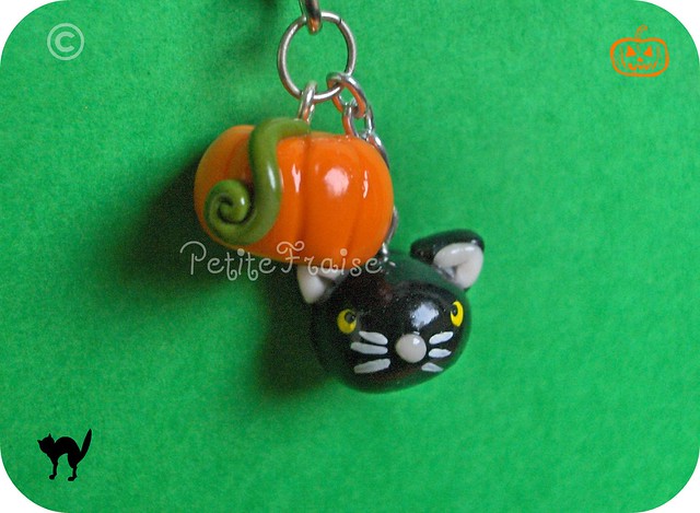 phonestrap con zucca e gatto nero - pumpkin and black cat mobile phone charm, fimo polymer clay photo