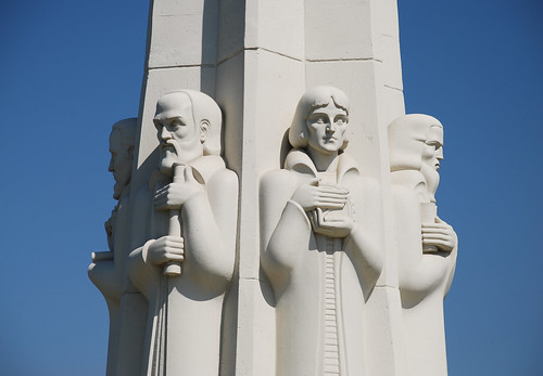 Griffith Observatory, Astronomers Monument