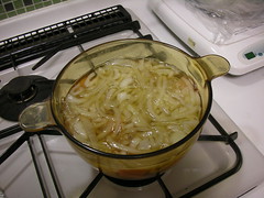 製作日式味噌湯的湯底中