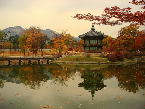 Unforgettable Sight of Korea - Autumn in The Palace