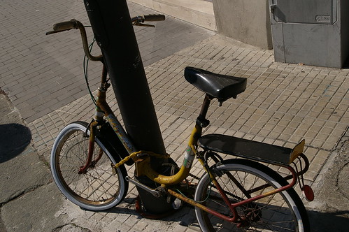 路邊的腳踏車
