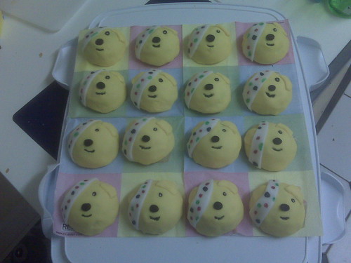 Children In Need Pudsey Bear. Pudsey bear cakes