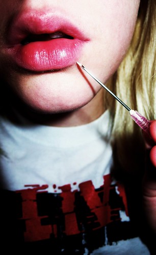  lip piercing 