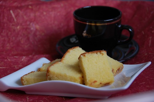 sugee cake and tea