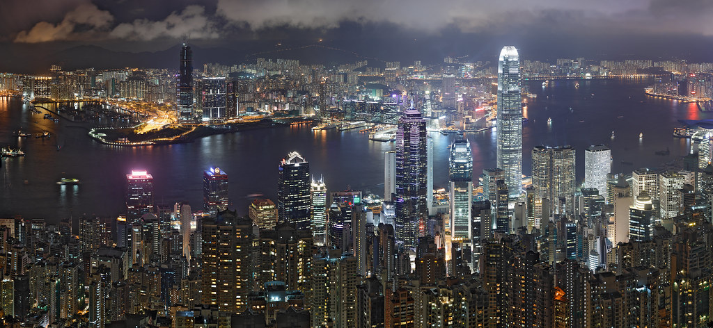 Hong_Kong_Night_Skyline_non-HDR-1