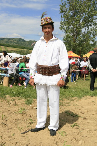 Traditional Romanian folk costume from Cup&#351;eni, L&#259;pu&#351; Region, Maramure&#351; County by TudorSeulean.