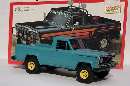Revell made this 1 25 scale plastic kit Jeep Honcho model kit