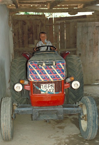 Enfant sur un tracteur, 1988