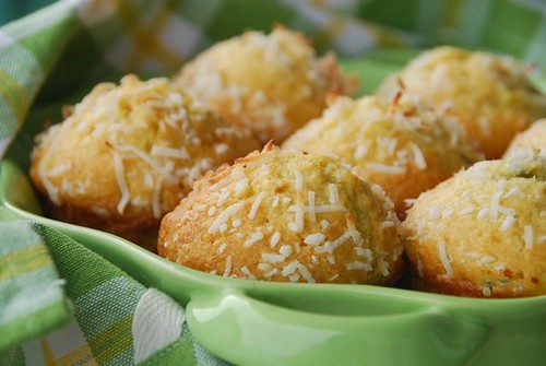 kiwi muffins dish