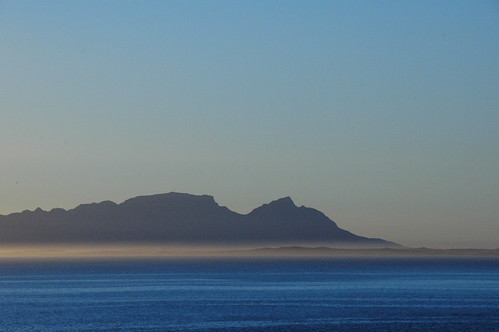 Table Mountain (by Louis Rossouw)