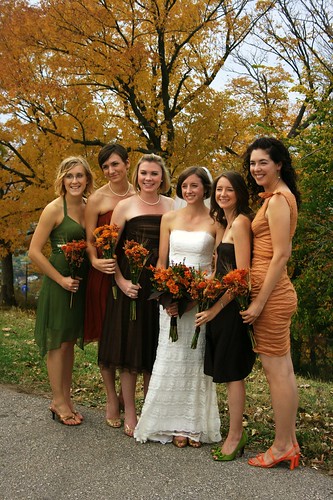 Here is a great idea for your fall wedding Vary the colors of the 