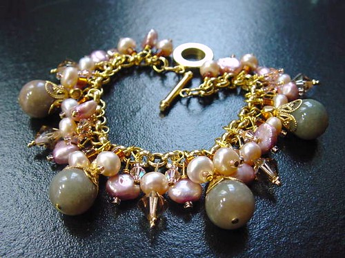 #CRCH22 =Crystals &amp;amp; Pearls Bracelet SGD$50 (2)
