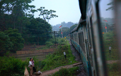 IMG_0286-w Moving Train to Sapa