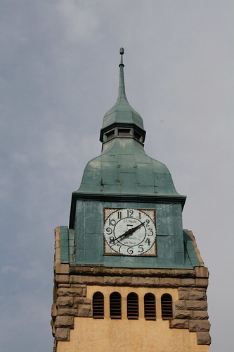 Clock Tower - German Clock (by niklausberger)