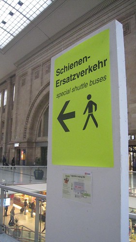 Shuttle bus sign, Leipzig Hauptbahnhof